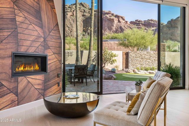 5984 N ECHO CANYON Drive, Phoenix, AZ 85018