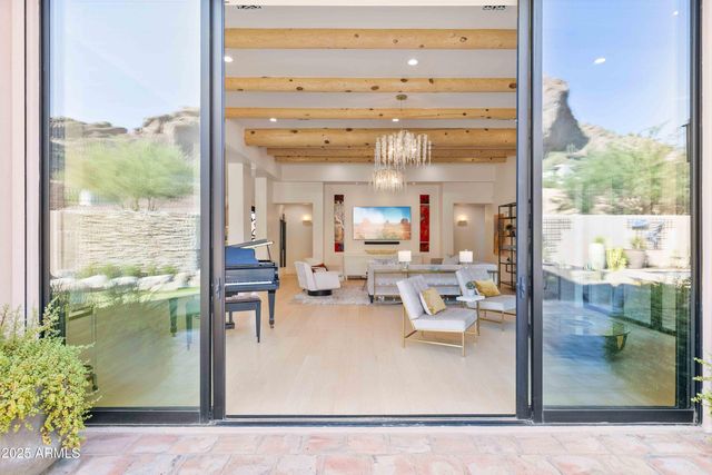 5984 N ECHO CANYON Drive, Phoenix, AZ 85018