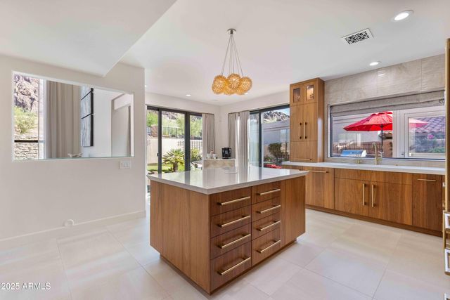 5984 N ECHO CANYON Drive, Phoenix, AZ 85018