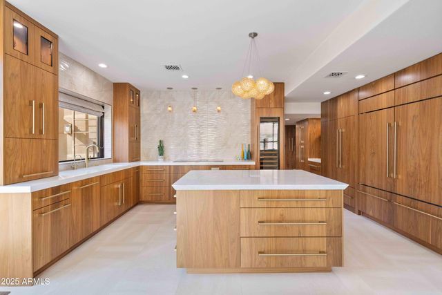 5984 N ECHO CANYON Drive, Phoenix, AZ 85018