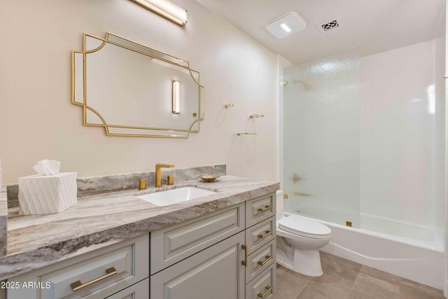 5984 N ECHO CANYON Drive, Phoenix, AZ 85018