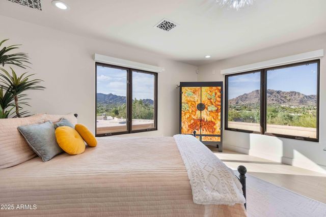 5984 N ECHO CANYON Drive, Phoenix, AZ 85018