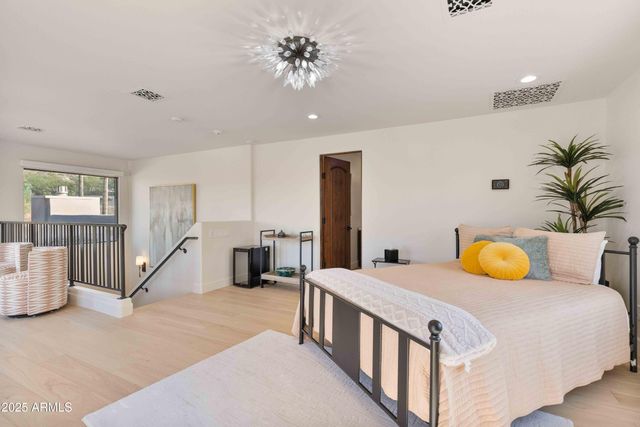 5984 N ECHO CANYON Drive, Phoenix, AZ 85018