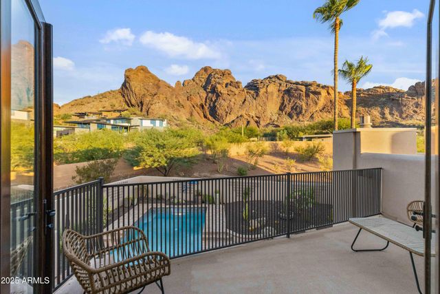 5984 N ECHO CANYON Drive, Phoenix, AZ 85018