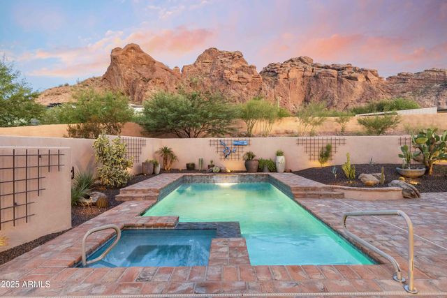 5984 N ECHO CANYON Drive, Phoenix, AZ 85018