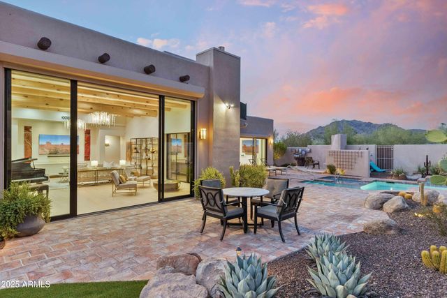 5984 N ECHO CANYON Drive, Phoenix, AZ 85018