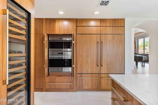 5984 N ECHO CANYON Drive, Phoenix, AZ 85018