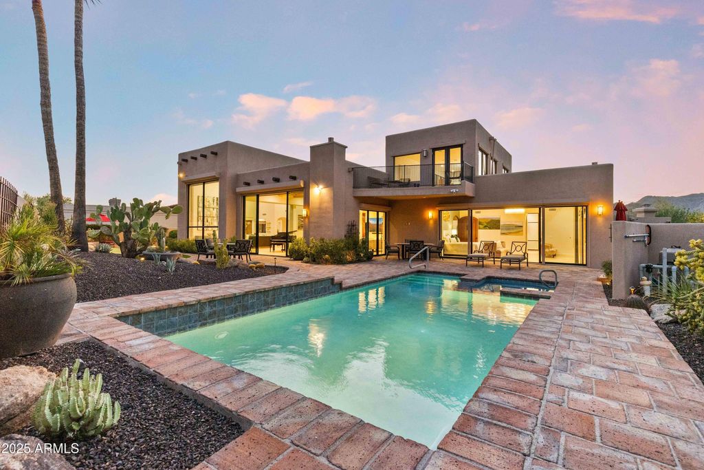 5984 N ECHO CANYON Drive, Phoenix, AZ 85018