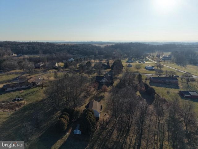 229 HOLLIS DR, Gerrardstown, WV 25420