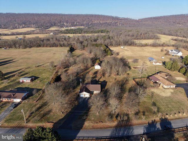 229 HOLLIS DR, Gerrardstown, WV 25420