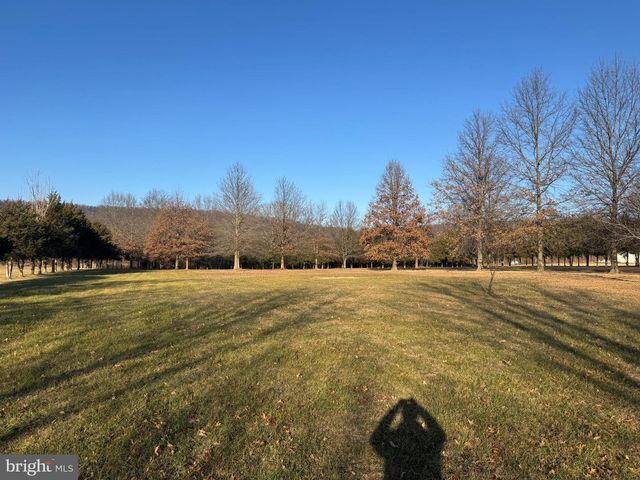 229 HOLLIS DR, Gerrardstown, WV 25420