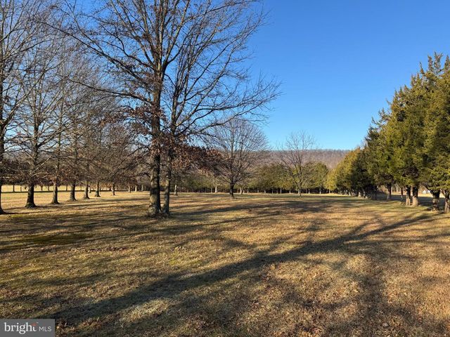 229 HOLLIS DR, Gerrardstown, WV 25420