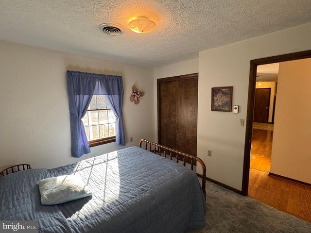 229 HOLLIS DR, Gerrardstown, WV 25420