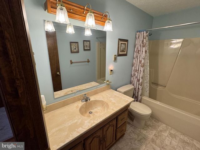 229 HOLLIS DR, Gerrardstown, WV 25420