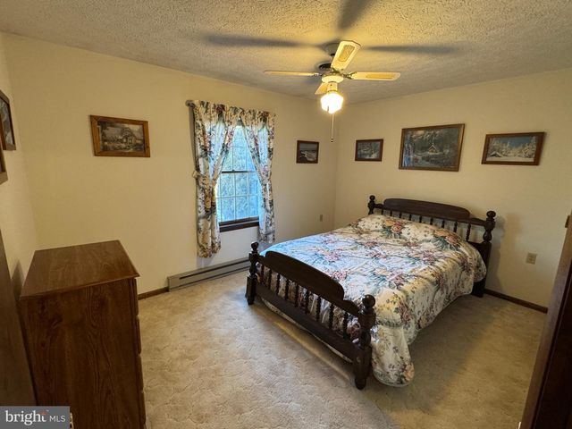 229 HOLLIS DR, Gerrardstown, WV 25420