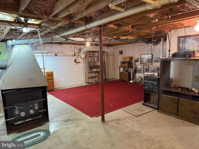 229 HOLLIS DR, Gerrardstown, WV 25420