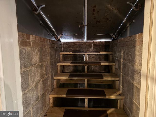 229 HOLLIS DR, Gerrardstown, WV 25420