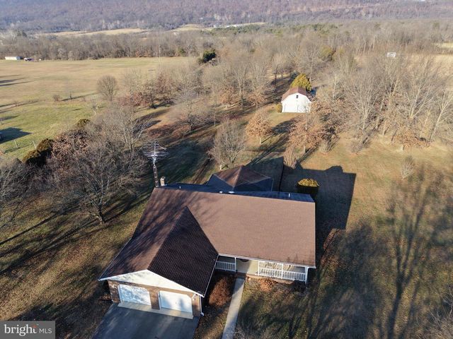 229 HOLLIS DR, Gerrardstown, WV 25420
