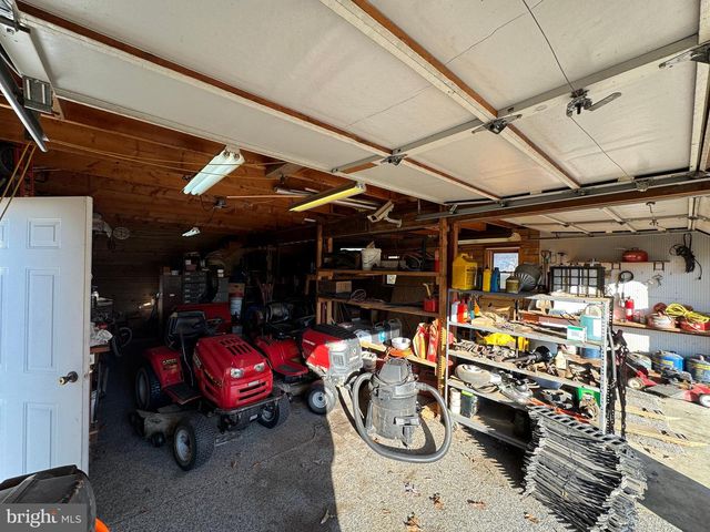 229 HOLLIS DR, Gerrardstown, WV 25420