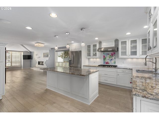 3310 Se BAYPOINT Dr, Vancouver, WA 98683