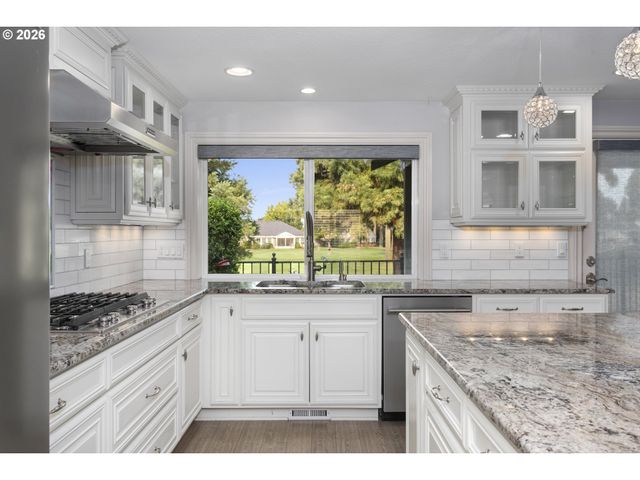 3310 Se BAYPOINT Dr, Vancouver, WA 98683