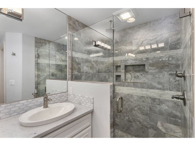 3310 Se BAYPOINT Dr, Vancouver, WA 98683