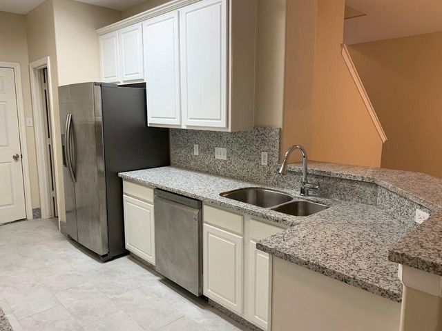 42 Blue Creek Place, Spring, TX 77382