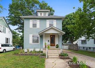 1013 Pennoyer Avenue, Grand Haven, MI 49417