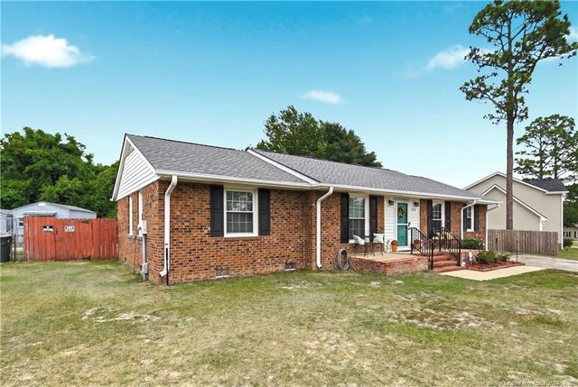 430 Saddle Ridge Road, Fayetteville, NC 28311