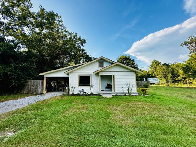 37 Corinth Rd., Petal, MS 39465
