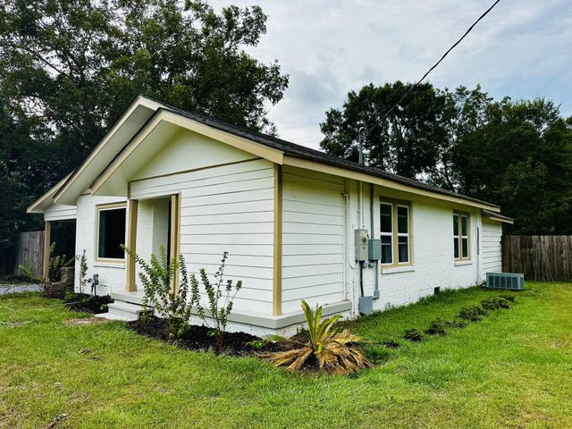37 Corinth Rd., Petal, MS 39465