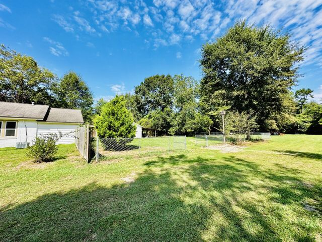 37 Corinth Rd., Petal, MS 39465