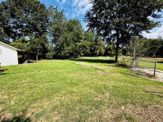 37 Corinth Rd., Petal, MS 39465