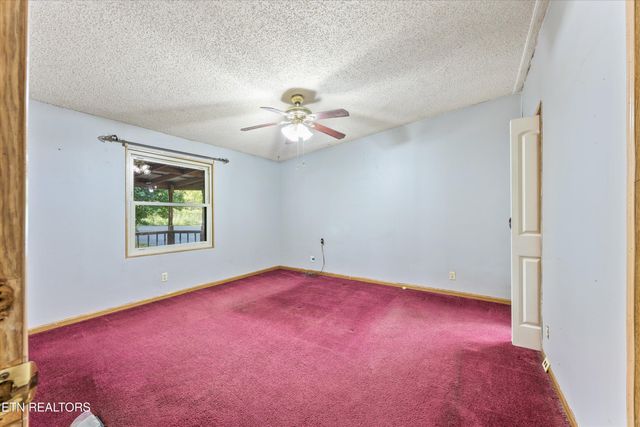 1070 Pine Grove Circle, Greenback, TN 37742