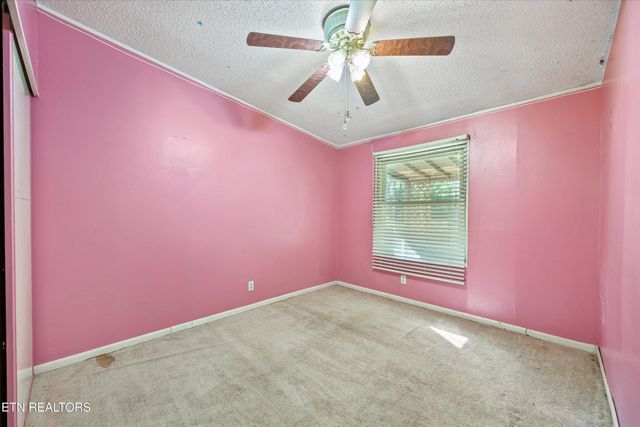 1070 Pine Grove Circle, Greenback, TN 37742