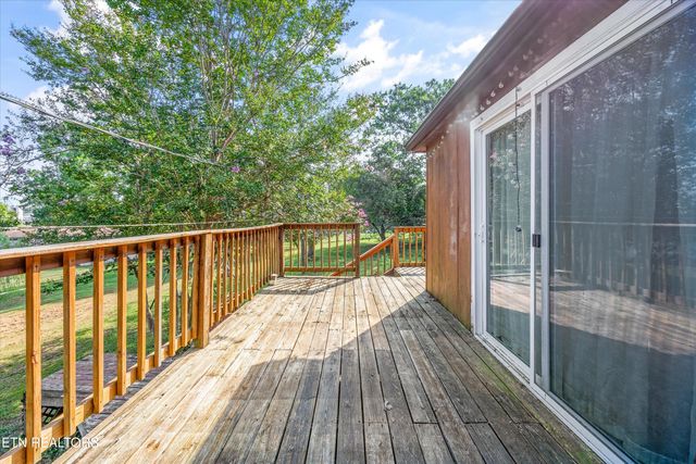 1070 Pine Grove Circle, Greenback, TN 37742