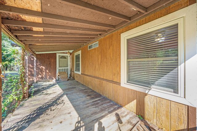 1070 Pine Grove Circle, Greenback, TN 37742