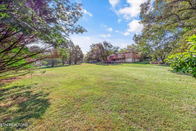 1070 Pine Grove Circle, Greenback, TN 37742
