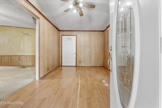 1070 Pine Grove Circle, Greenback, TN 37742