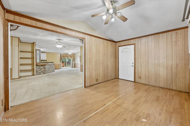 1070 Pine Grove Circle, Greenback, TN 37742