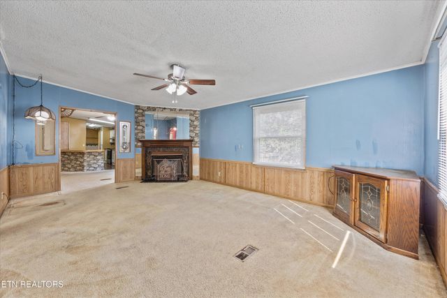 1070 Pine Grove Circle, Greenback, TN 37742
