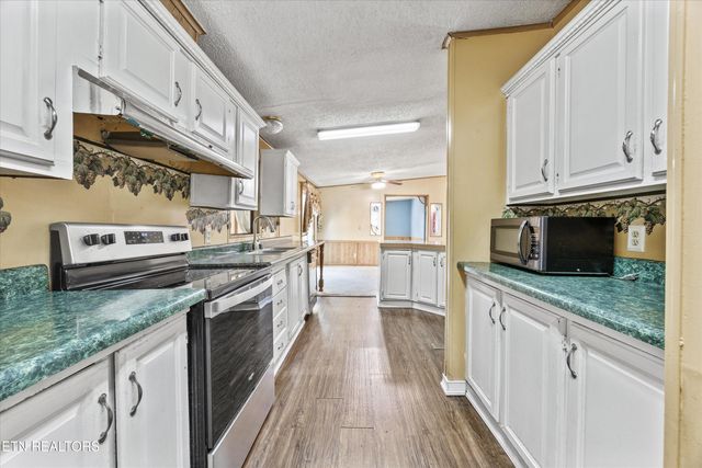 1070 Pine Grove Circle, Greenback, TN 37742
