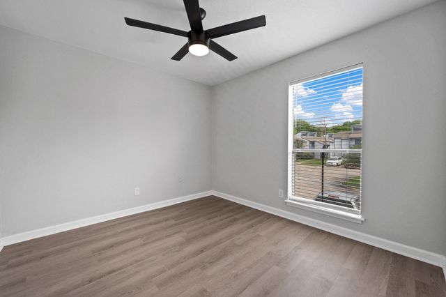 13151 Walden Road 188, Montgomery, TX 77356