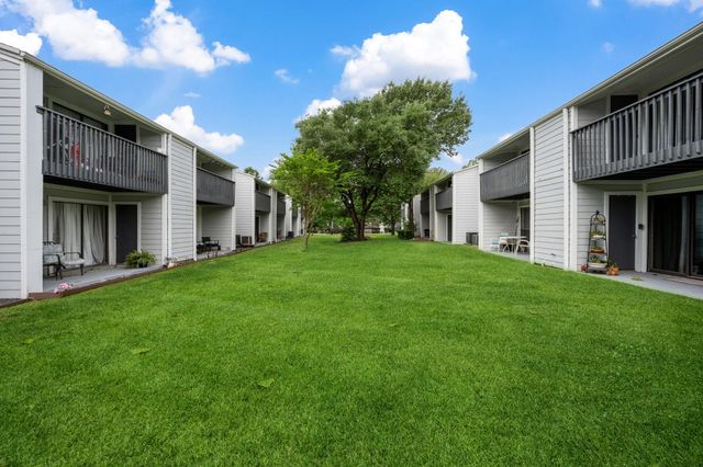 13151 Walden Road 188, Montgomery, TX 77356