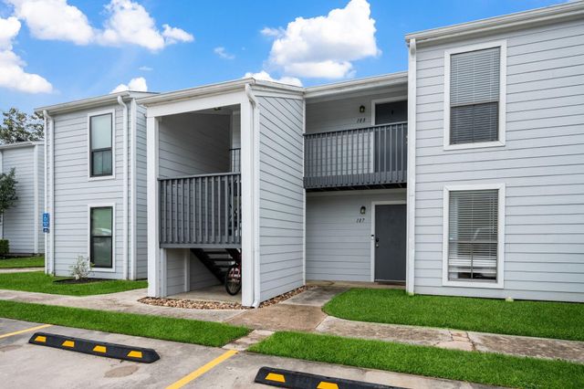 13151 Walden Road 188, Montgomery, TX 77356
