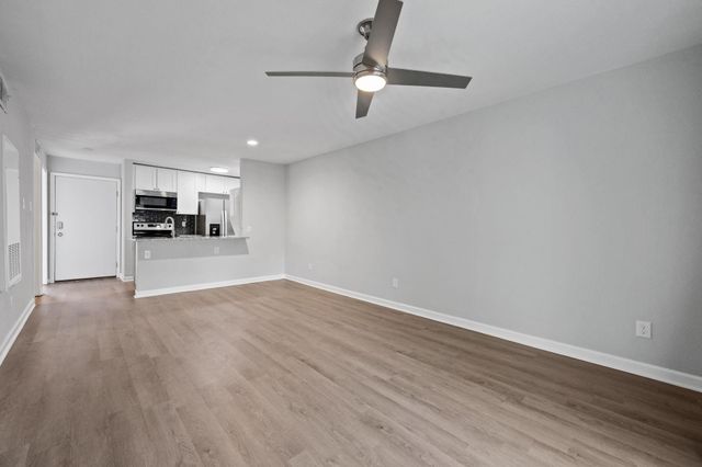 13151 Walden Road 188, Montgomery, TX 77356