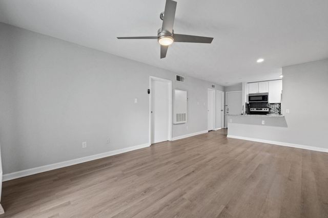 13151 Walden Road 188, Montgomery, TX 77356
