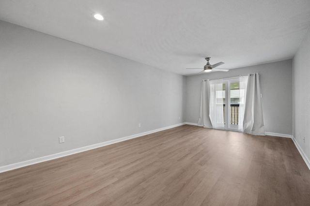 13151 Walden Road 188, Montgomery, TX 77356