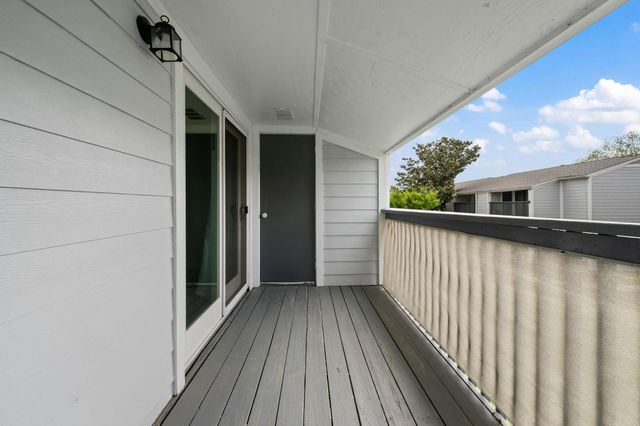 13151 Walden Road 188, Montgomery, TX 77356