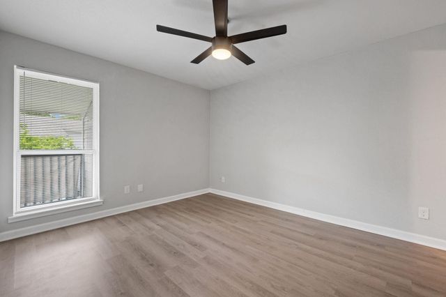 13151 Walden Road 188, Montgomery, TX 77356